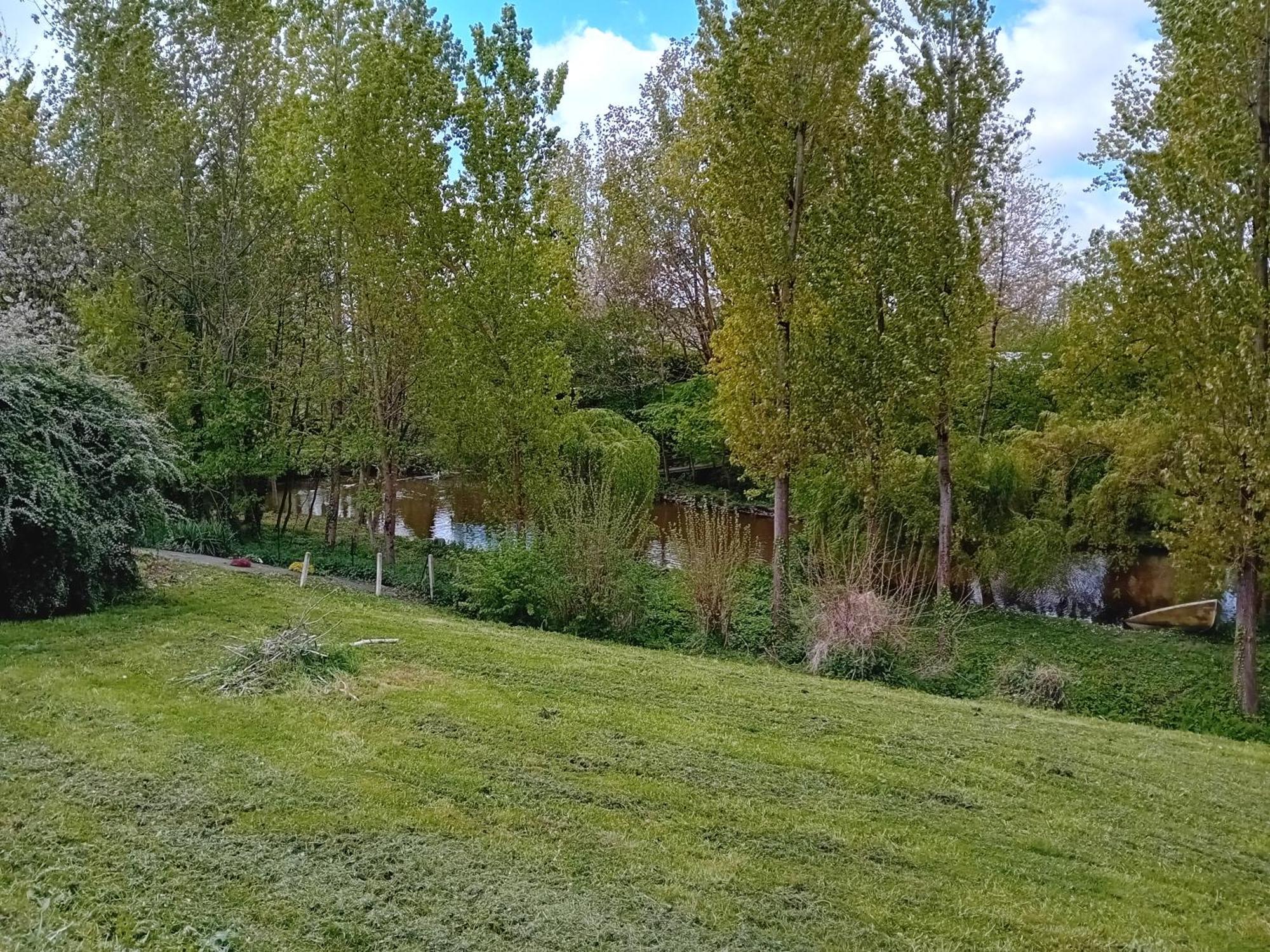 Maison Au Coeur De La Nature Cerisy-la-Foret Exteriér fotografie